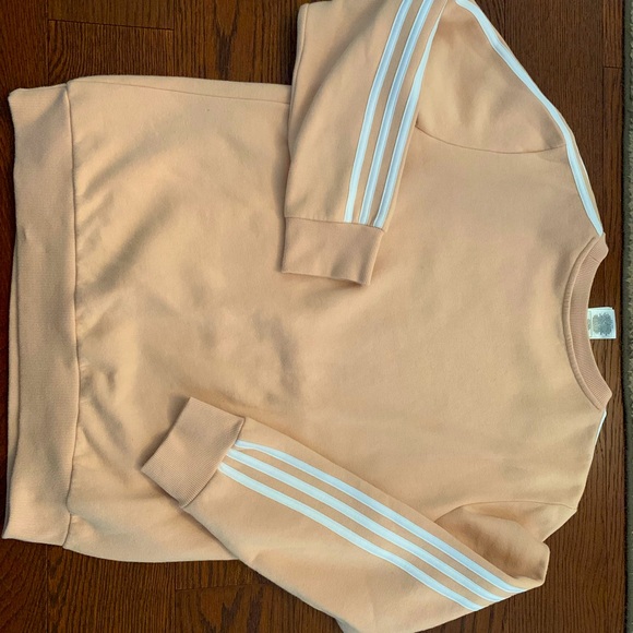Adidas sweatshirt women’s size large . - Picture 2 of 4